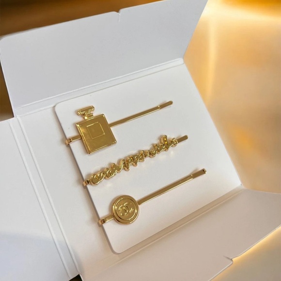 Accessories - Chanel hair pins